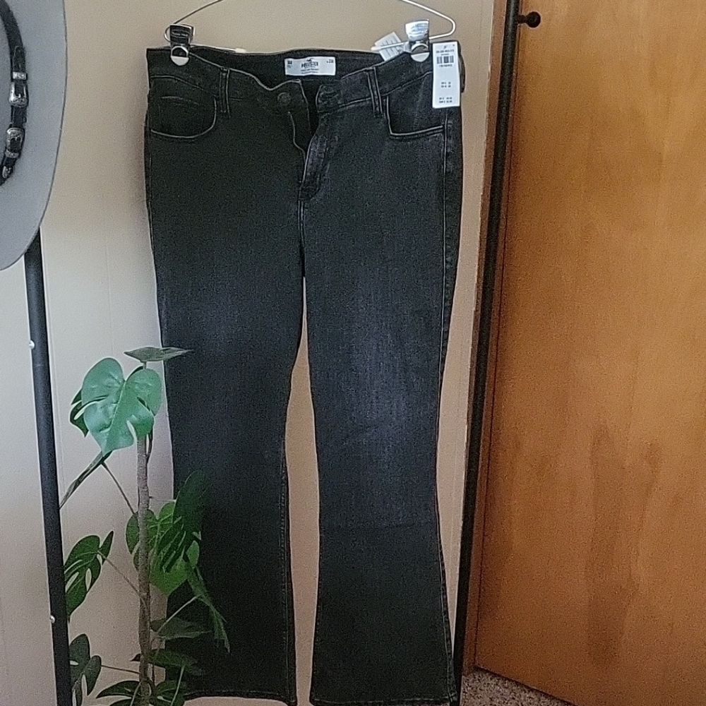 Hollister Women's Faded Black Curvy Mid-Rise Boot Jeans In 16R